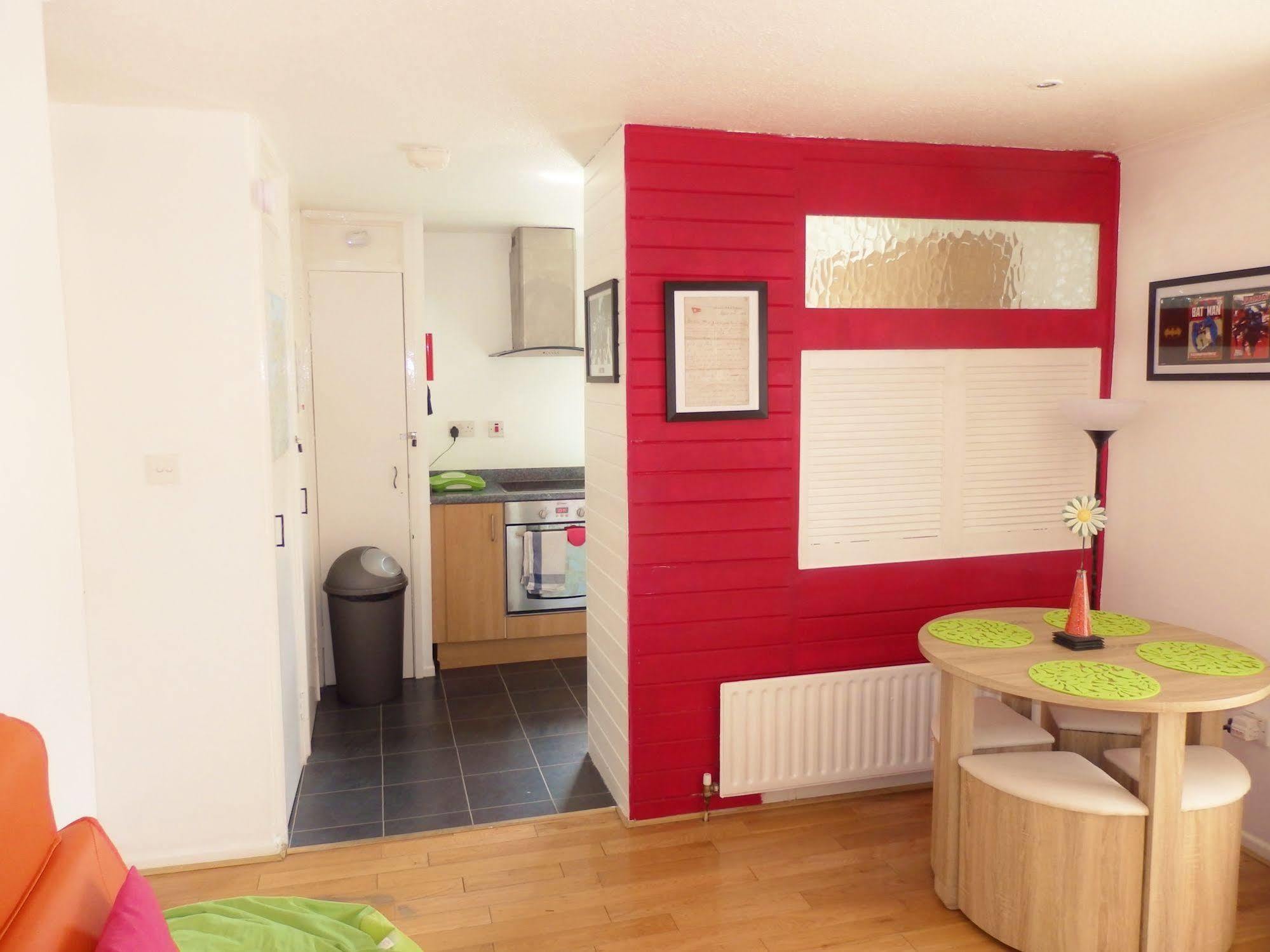 Very Central Location- Free Parking - 2 Bedrooms Belfast Exteriör bild