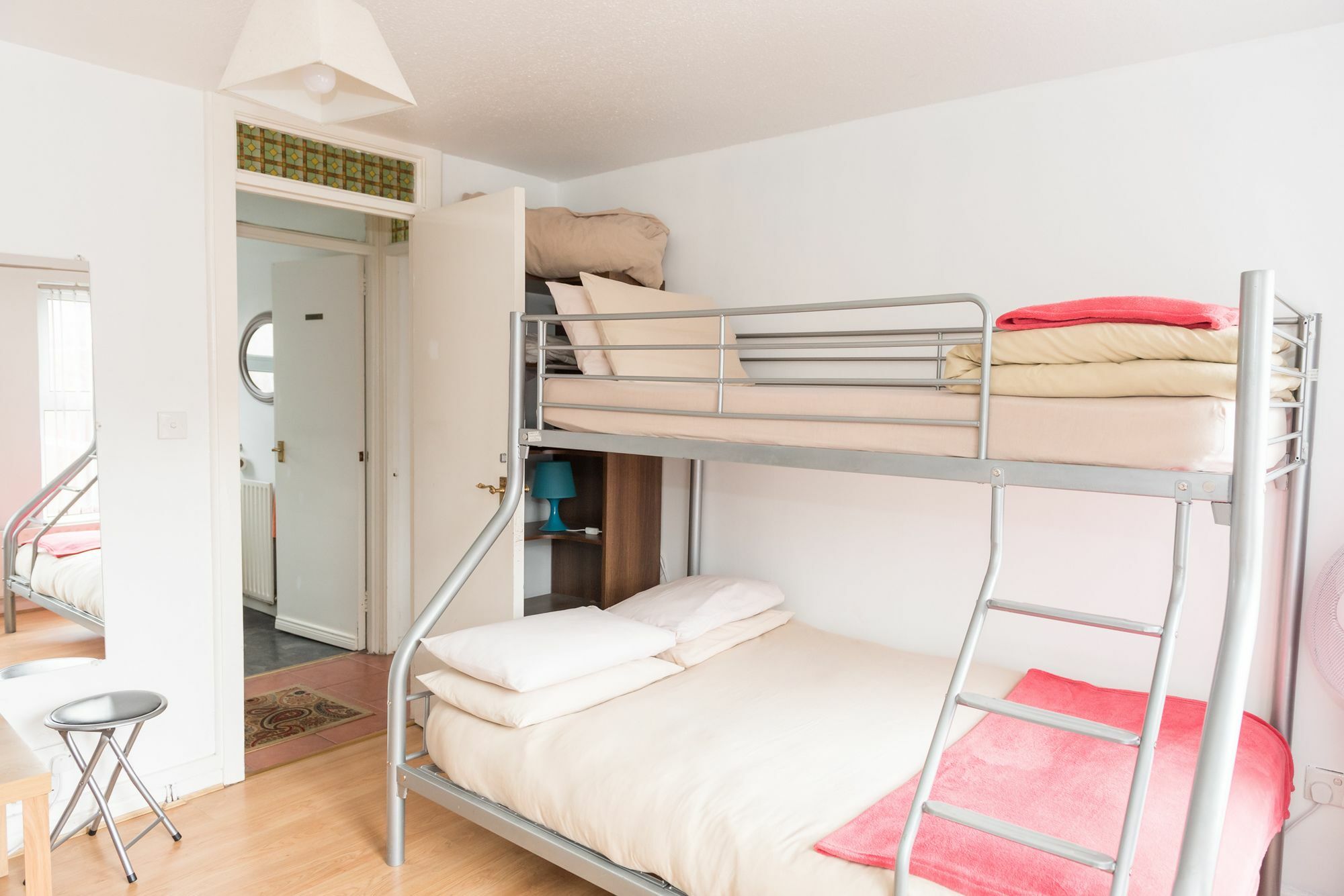 Very Central Location- Free Parking - 2 Bedrooms Belfast Exteriör bild