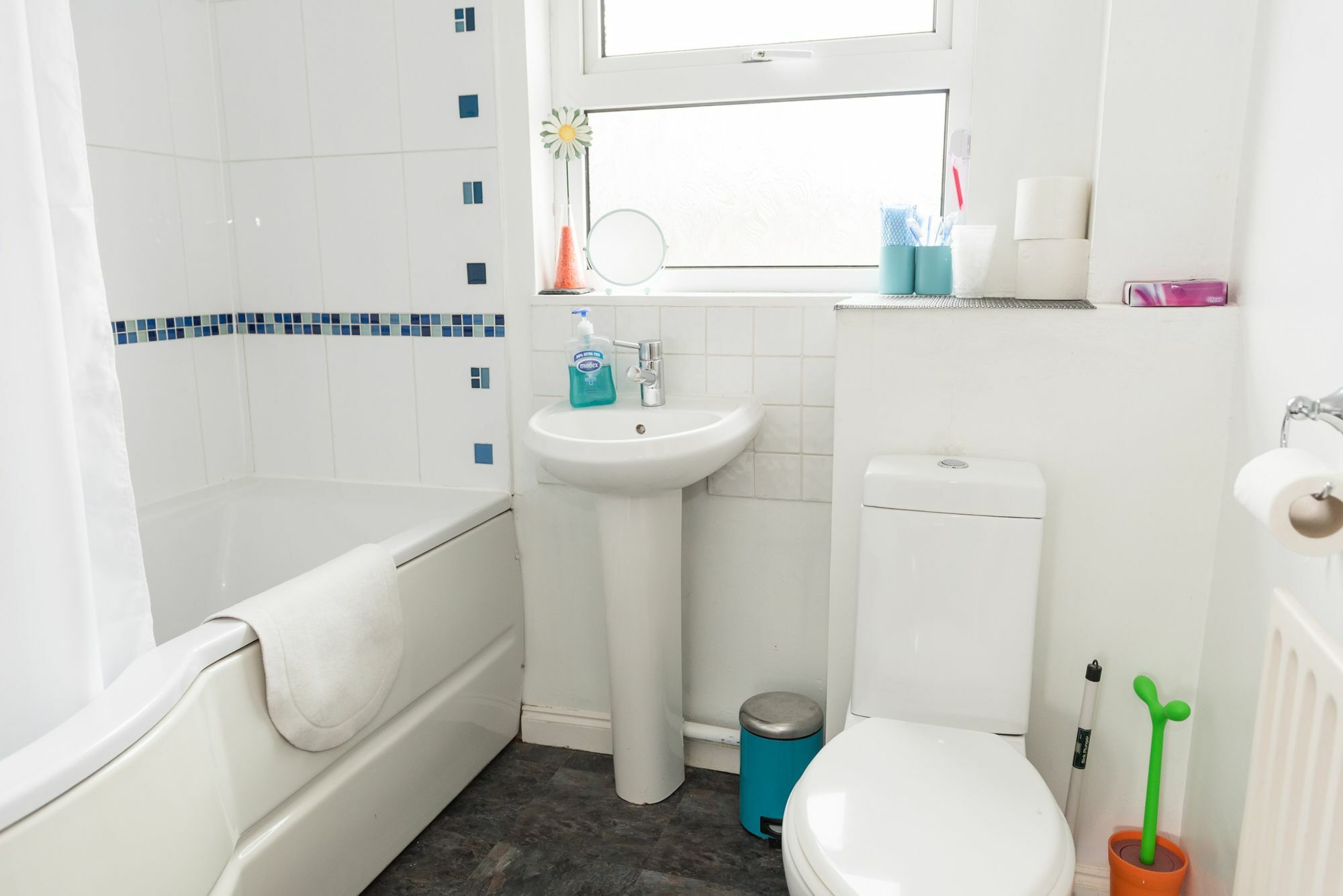 Very Central Location- Free Parking - 2 Bedrooms Belfast Exteriör bild